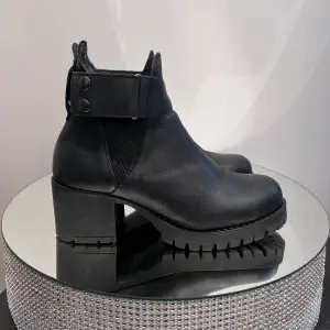 Snygga boots från Maison Shoeshibar Copenhagen