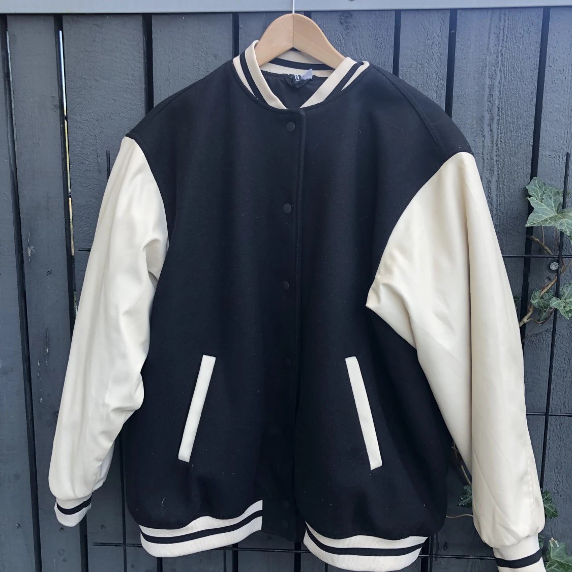 Snygg collegejacka från H&M!  - 91