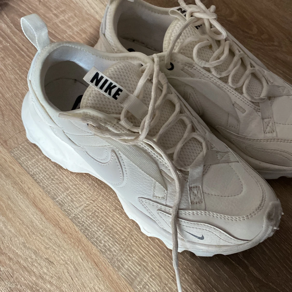 Nike TC7900 sneakers- Sail/black - 90