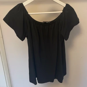 Svart sommartröja  - Svart sommartröja i storlek one size 