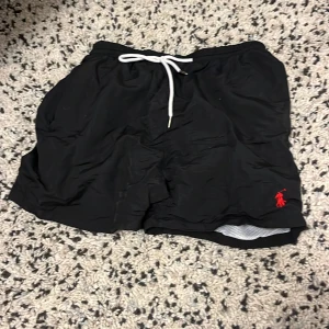 Ralph lauren badbyxor - Grish badbyxor. Litet hål i högerfickan men dom är extremt bekväma