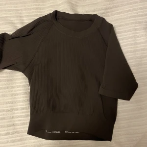 Träningströja - Träningströja från stadiums egna märke Soc, så strechig och skön i materialet 🫶