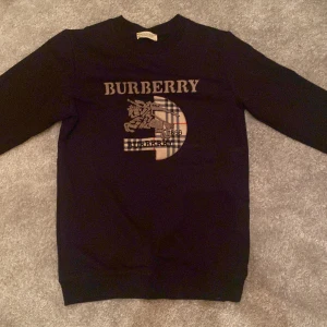 Burberry tröja - En burberry tröja, helt ny