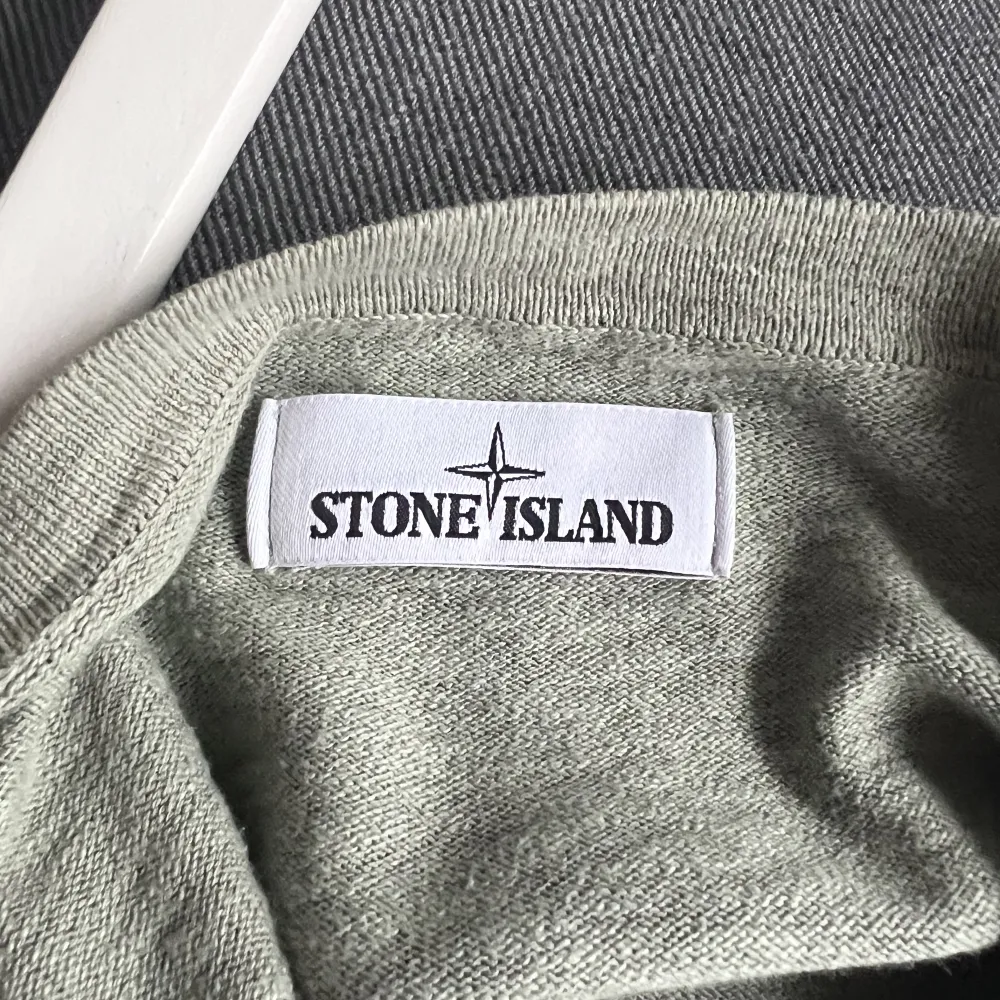 Grön stone island tröja  Bra skick . Hoodies.