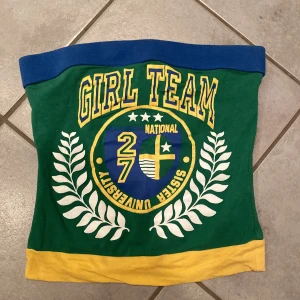 Tröja - Tröja utan axelband, liten i storlek, använd fåtal gånger 