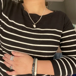 Trekvarärmad tröja - Bra skick 