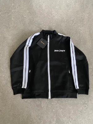 Palm angels tröja  - Säljer helt ny Palm angels tröja tag och medföljer 