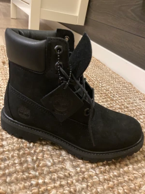 Timberland Skor  - Helt ny Timberland boots storlek 38 men mer som 37. 