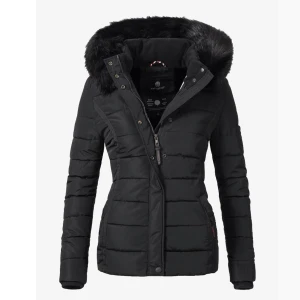 Vinterjacka  - Säljer min vinterjacka från Navahoo som jag köpte förra året då den blivit för liten. Endast använd en kort period förra året så är i fint skick😇