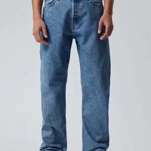 Weekday jeans i modellen space. Fint skick. Storlek 28/30. Säljer p.g.a att de inte passar mig längre. Inte riktigt samma färg som på bilden från internet.