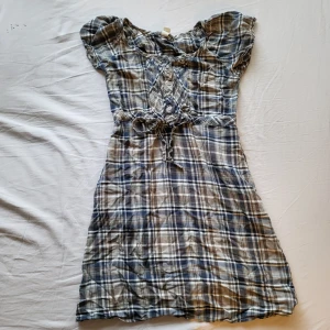 Rutig klänning - Jätte söt rutig klänning💙 liknar blair klänningen ifrån brandy melville i passform💙