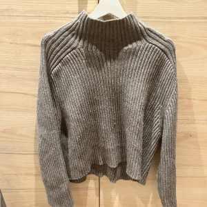 Stickad tröja  - Från hm