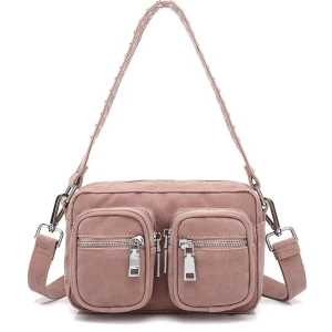 Novella väska - Säljer min fina novella väska då den inte kommer till användning💕 