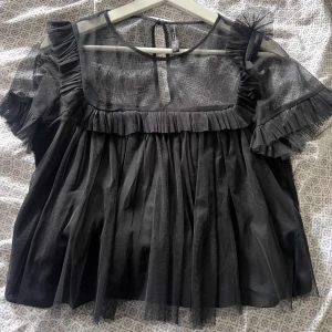 Blus från zara  - Svart blus från zara , buda