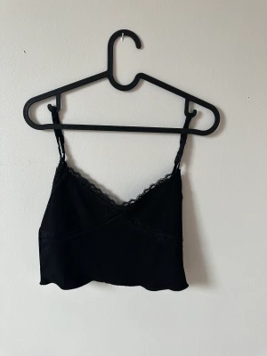 Linne - Kommer inte till användning, väldigt fint med spets kanten 