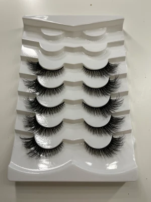 Cat eye lashes - superfina cat eyelashes, köpte dessa från shein men de va inget för mig 🫶🏼