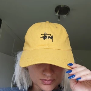 Keps - Oanvänd stussy keps, kolla gärna mina andra plagg jag säljer