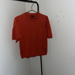 stickad tröja  - Säljer denna stickade tröjan från lindex. Endast använd fåtal gånger och är i superfint skick. Skriv vid intresse, pris kan diskuteras ❤️‍🔥