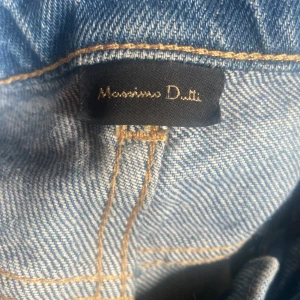 Utsvängda byxor  - Dessa va mina absoluta favorit byxor men har massa nya byxor nu och tycker ej om dessa längre, dessa köptes för 700kr