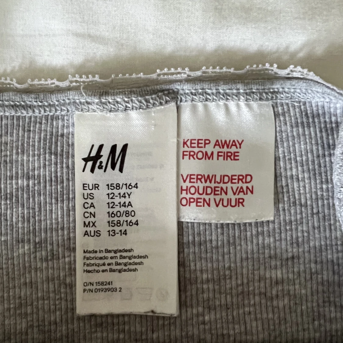 Grått linne med spets - 91