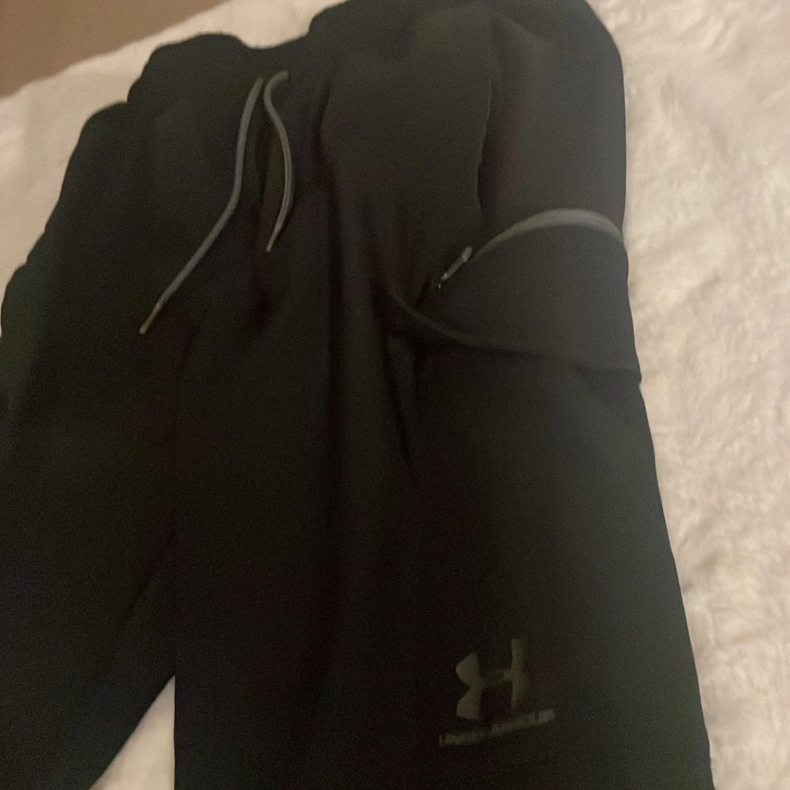 Under armour byxor svarta storlek XS  - 90