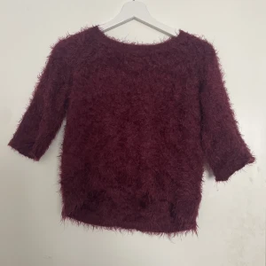 Trekvartsärmad tröja - Mjuk trevartsärmad tröja från zara. Egentligen från zara kids men passar XS/S och är lite kortare till magen💗 dm vid frågor
