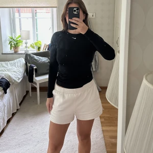 Långärmad träningströja nike - Använd men i fint skick! Nypris 449:-