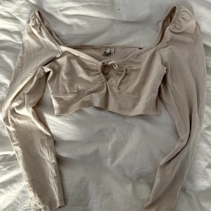 Topp från Nelly - Topp från Nelly. Använd någon gång nyskick🌸