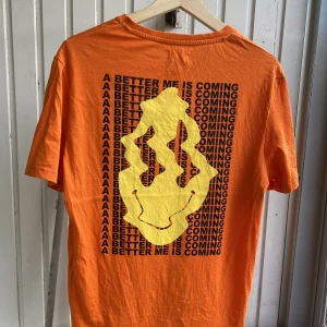 Yourturn t-shirt  - Köpt på zalando. Använde sällan. Inga skador eller fläckar. Text: ”a better me is coming”