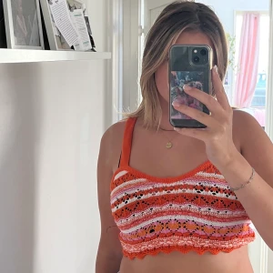 Spetstopp - Rensar ut min garderob för saker jag inte använder. För mer frågor, bara och skicka iväg ett meddelande!😋 (Frakt varierar storleken på plagget)