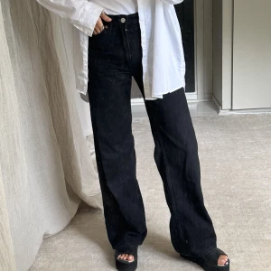 Vida jeans från från monki - Storlek XS