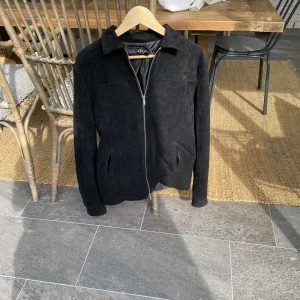 Overshirt - Overshirt Storlek S/M Djur och Rökfritt hem Frakt eller mötas på plats Kom med bud annars med  Mitt pris 150 kr