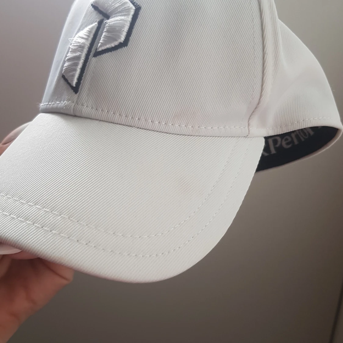 Peak performence keps , vit 