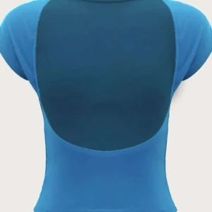 Öppen rygg tröja - Säljer denna jätte populära öppen rygg tröjan pågrund av jag inte använder den längre❤️ jätte skönt material nyskick💓