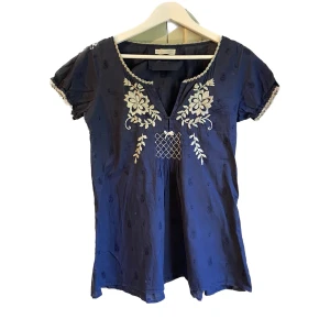 Odd Molly Blus - Supersöt Odd Molly-blus! Endast använd 1 gång av mig då det inte är min stil. Storlek 1 vilket är detsamma som S! 💋