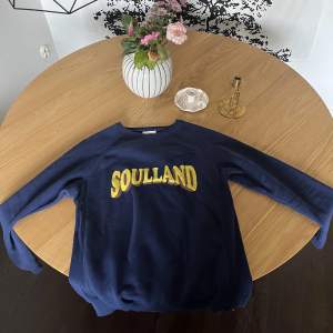 Soulland Sweatshirt, knappt använd i gott skick