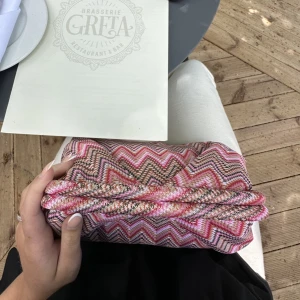 Becksödergaard  - Råkade köpa för många väskor så säljer en helt öppnad lika som på bilden! Från Becksödergaard, köpt för 600kr  Köparen står för frakten🫶