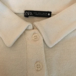 Zara tröja - Säljer min finstickade zaratröja som är i fin skick