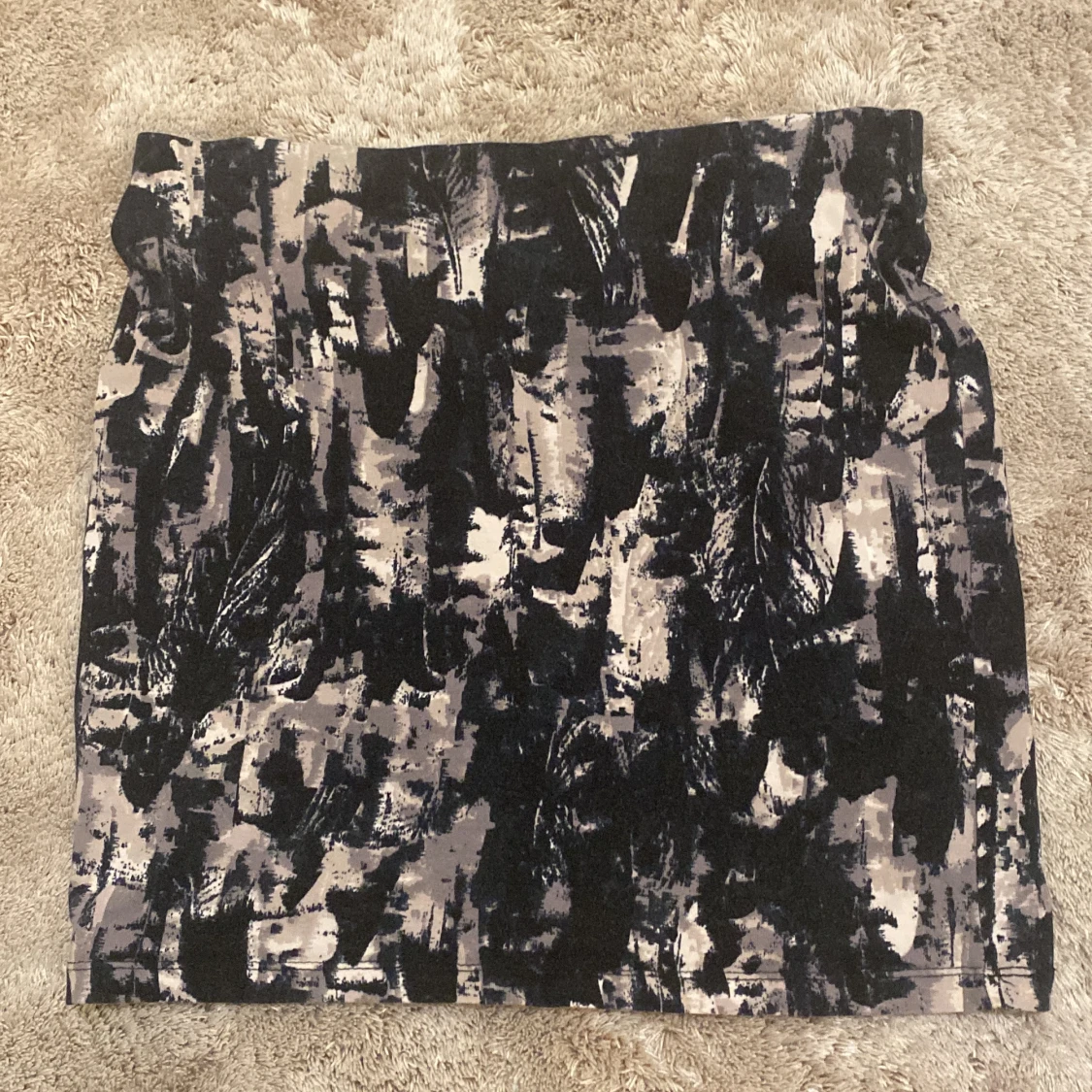 Kort mönstrad kjol - 90