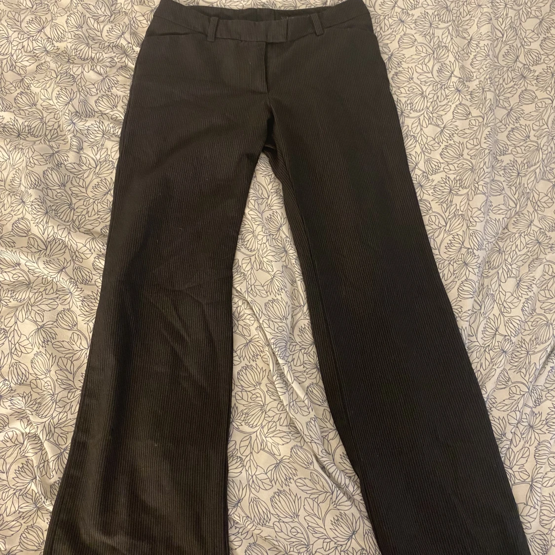 Lågmidjade kostymbyxor 