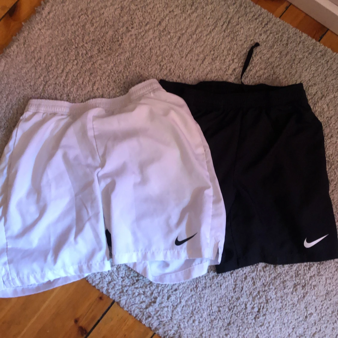 2x Nike shorts L