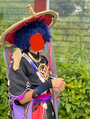 Scaramouche cosplay  - Scaramouche cosplay that have been used a few times. I bought it on Plick myself but i never ended up wearing it like 3-5 times before myself 