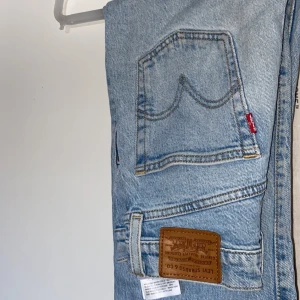 Levis jeans - Säljer mina Levis jeans. Storlek w24 L27 Det är ribcage 501
