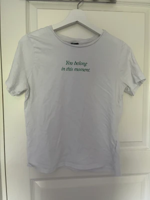 T-shirt  - GRATIS T-SHIRT💘endast frakt 