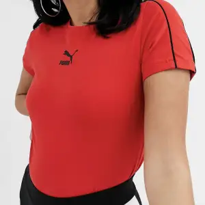 Röd fin T-Shirt