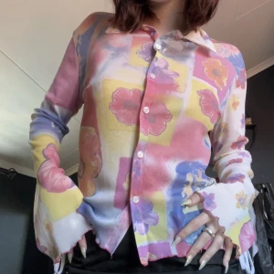 Superfin mesh topp - Så söt mesh topp! Köpt från Plick men passade tyvärr inte mig🥲