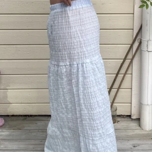 Babyblå långkjol  - Babyblå egensydd långkjol i superfint material💜 passar xs/s❤️