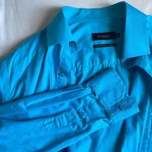 Blå Oversize skjorta från dressman 