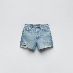 Jeansshorts  - Snygga jeansshorts som är i nyskick från Zara, använda en gång 💗