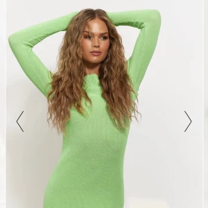 klänning - as snygg klänning från hanna schönbergs kollektion med nakd!  välanvänd och har några små fläckar men inget man tänker på